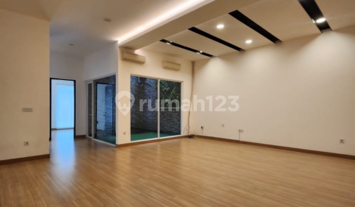 Rumah Baru Minimalis 3 Lantai di Sutera Onyx Alam Sutera Tangerang Banten Rumah Baru Minimalis 3 Lantai di Sutera Onyx Alam Sutera Tangerang Banten