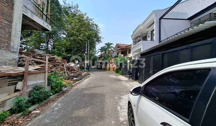 Old House in Puri Indah Kembangan West Jakarta 2