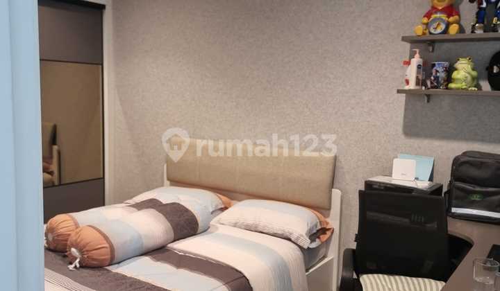 Dijual Rumah Hook Full Furnish di Riviera - 2 Lantai, Siap Huni, SHM