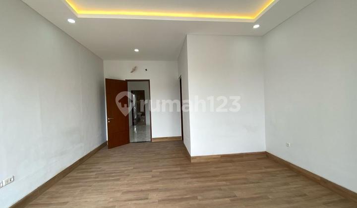 Rumah Baru, Bagus Hadap Barat, Desain Premium di Kav Dki Meruya