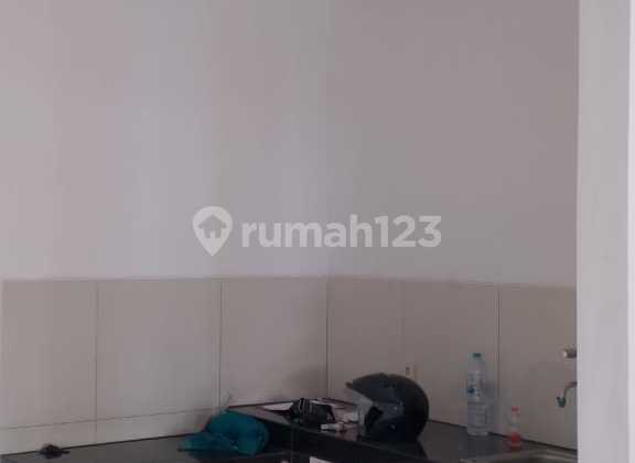 Looking for a Strategic Home? Here's a 2-Story House in Australia Green Lake City Cluster, Near Karang Tengah Toll Road, Price Negotiable!