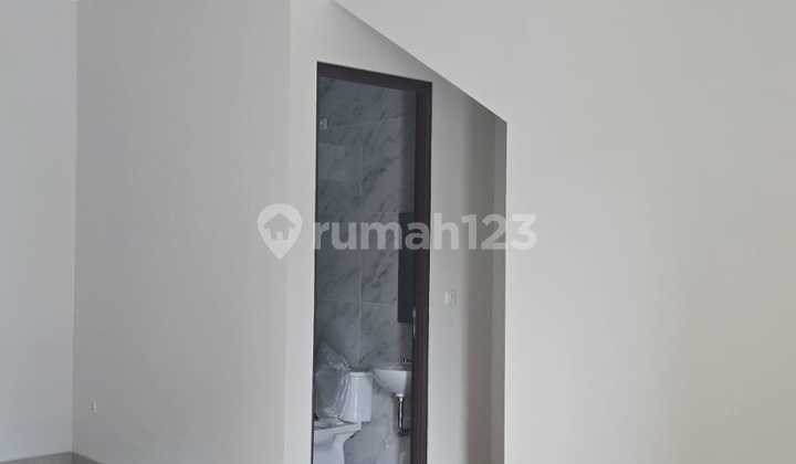Rumah Bagus Like New Hadap Utara Harga Nego di Kosambi Ambil Cepat! 2
