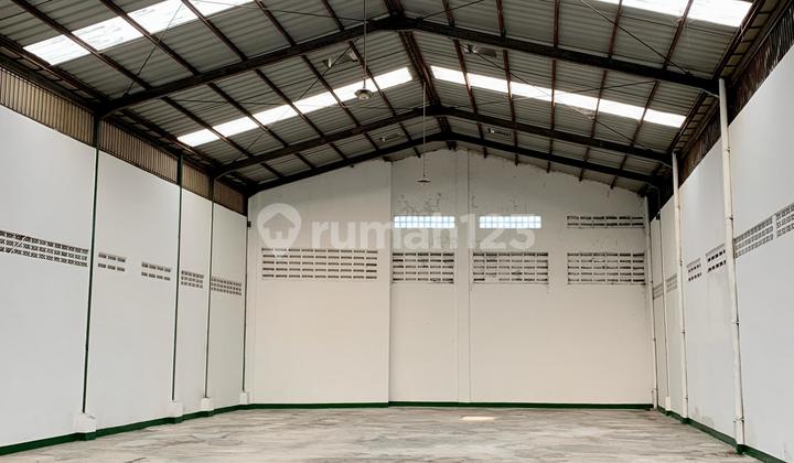 Nepis, Gudang Bagus Luas, Sudah include kantor 60m2 dan Area Komersil di Cipondoh