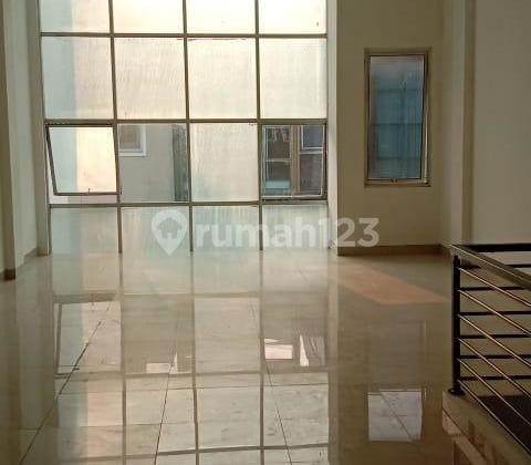 Ruko Golden City 3,5 Lantai Full, Bagus dan Area Bisnis Ramai di Cipondoh, Cek Sebelum Kehabisan!