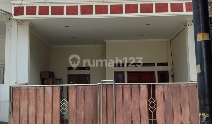 Nice House Strategic Location in Grand Poris Cipondoh