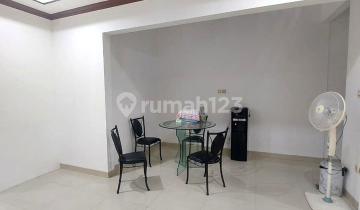 Nice Well-Maintained House Near Karang Tengah Toll Road in Kosambi Baru, West Jakarta Nice Well-Maintained House Near Karang Tengah Toll Road in Kosambi Baru, West Jakarta