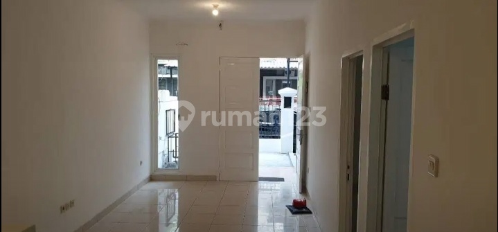 Bisa Nego, Rumah Strategis dan Bagus di Taman Semanan Indah 