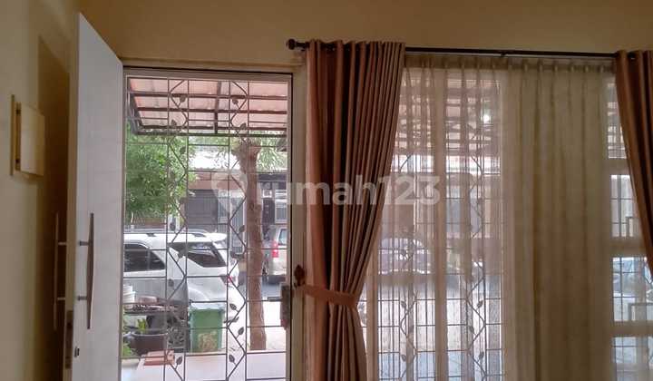 Rumah Bagus Terawat di Cluster Amerika Green Lake City