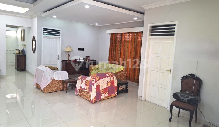 Nepis! Rumah Bagus Super Lega Cocok Untuk Keluarga di Kav DKI Meruya Utara 2