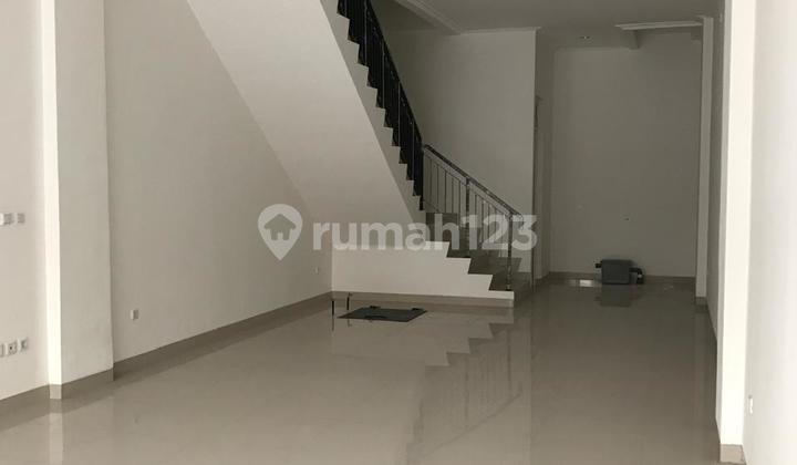 Ready to Occupy 2.5-Storey Shophouse Available in Tangerang 2