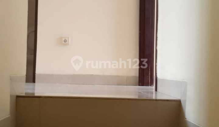 Disewakan Rumah 2 Lantai di Green Lake City - 4 Kt, Siap Huni & Dekat Tol 2