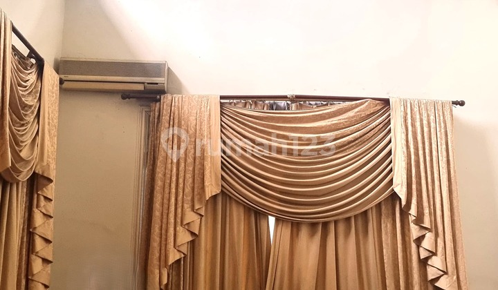 Rumah dengan Carport Banyak, sudah SHM gabisa kamu lewatin Puri Indah Nego Sampai Deal! Rumah dengan Carport Banyak, sudah SHM gabisa kamu lewatin Puri Indah Nego Sampai Deal!