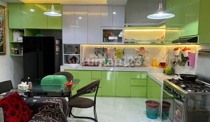 Just Saw It and Fell in Love Instantly! Negotiable Dream House Fully Furnished & Ready to Occupy in Denza Citra Garden Puri Cluster. 2