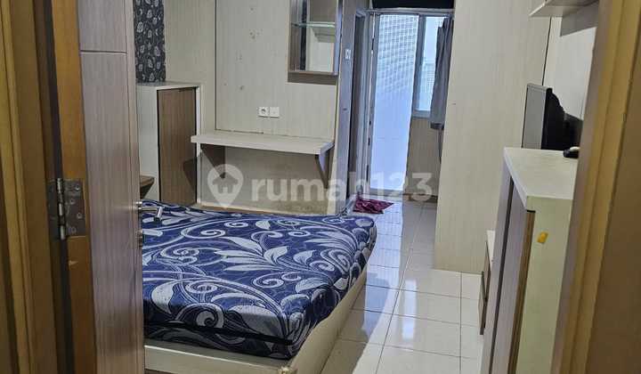 Apartemen Semi Furnished Green Palm Posisi Hook, ada Akses Parkir Luas di Cengkareng 2