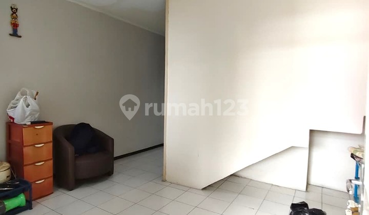 The house already has a SHM certificate in Kresek Raya Duri Kosambi. Grab it before it's gone! 2