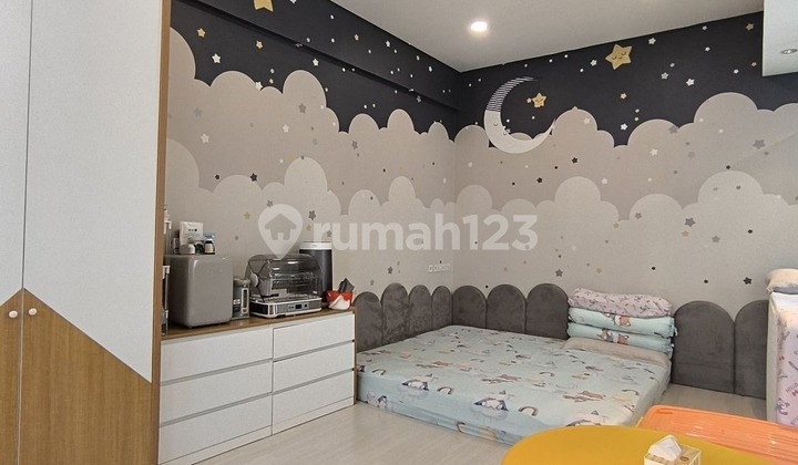 Nego, Rumah Mewah 3 Lantai Hadap Utara di Pantai Mutiara Pluit 2