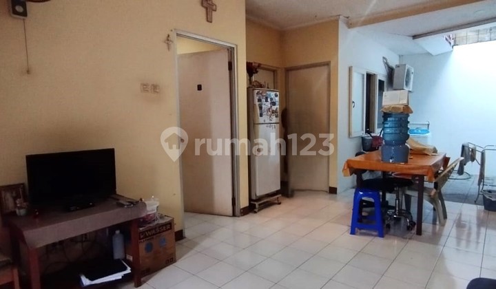West-Facing House, Excellent and Strategic Location in Metro Permata Karang Tengah. 2
