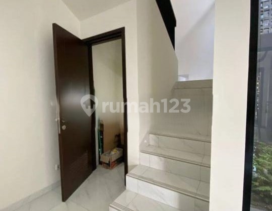 Negotiable Well-Maintained Good House in Suvarna Sutera. 2