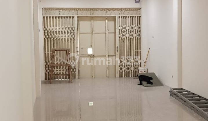 Ruko Paling Diminati, Baru Renovasi dan Strategis di Kosambi Baru Jakarta Barat