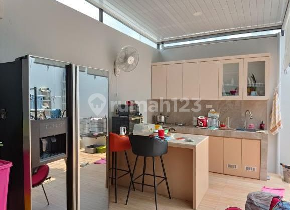 Ideal Residence in Lippo Karawaci: 2-Story House, Semi Furnished