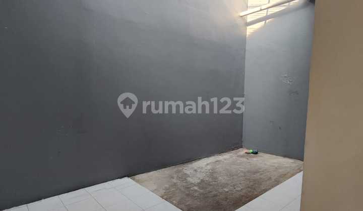 Strategic and Ready-to-Occupy House in Griya Permata Cipondoh 2