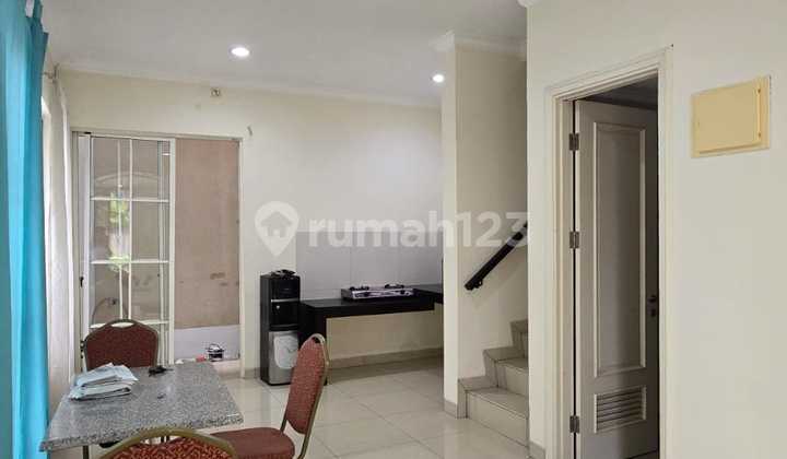 Rumah Bagus dan Luas bisa Nego dengan Fasilitas Lengkap dan Lokasi Strategis di Cluster Europe di Green Lake City