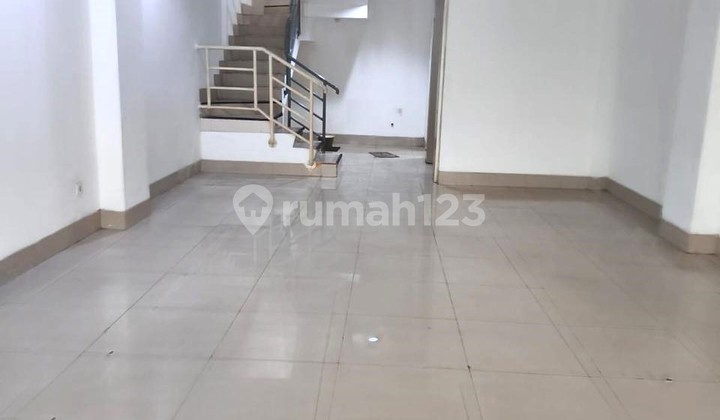 NEGO SAMPAI DEAL! Ruko Business Park 5 Lantai ada Lift Barang Hadap Timur Laut di Meruya Kembangan Jakarta Barat