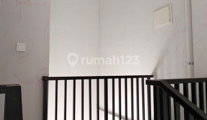 Rare Opportunity! Comfortable & Move-In Ready Warehouse at Bizpark Rare Opportunity! Comfortable & Move-In Ready Warehouse at Bizpark