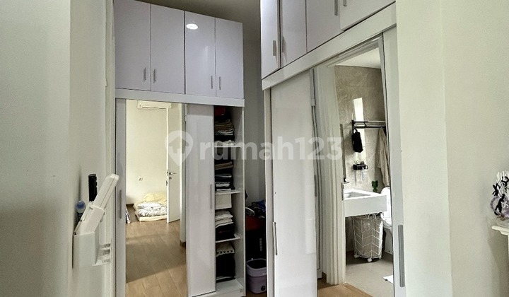 Quick Sale! Slight Negotiation Lake-Facing House, Semi Furnished Free AC at Sutera Winona Alam Sutera. Quick Sale! Slight Negotiation Lake-Facing House, Semi Furnished Free AC at Sutera Winona Alam Sutera.