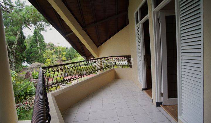 Jual cepat Villa di Lembang. Lokasi bagus. View gunung 2