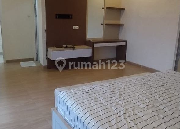 For Sale: 2.5-Story Semi-Furnished Ready-to-Occupy House in Legenda Wisata 2