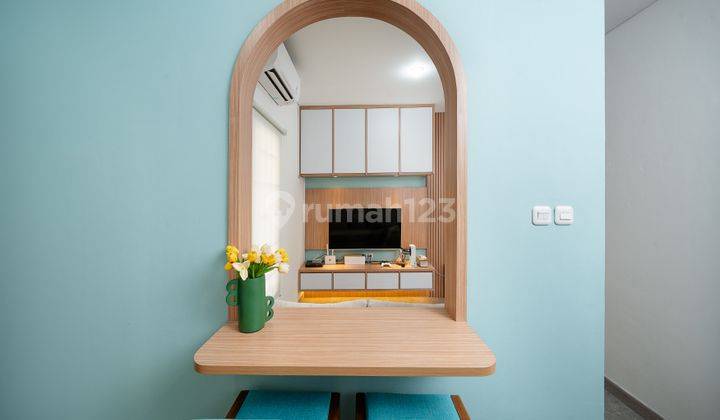ruang makan rumah fully furnished siap huni