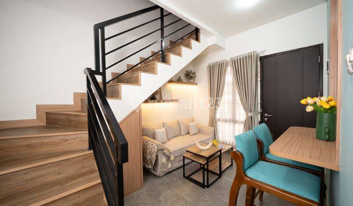 ruang tamu rumah fully furnished siap huni
