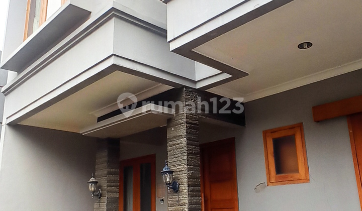 Rumah Lokasi Super Strategis Proklamasi, Menteng