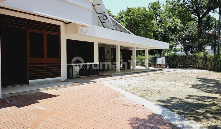 Rumah Vintage Dipusat Kota Dekat Senayan dan Pakubuono 2