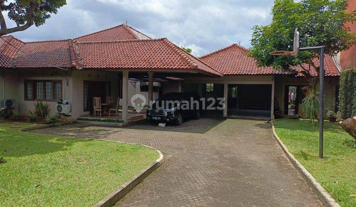 Rumah Asri Taman Luas Ada Pool Harga Murah Area Cirendeu 1