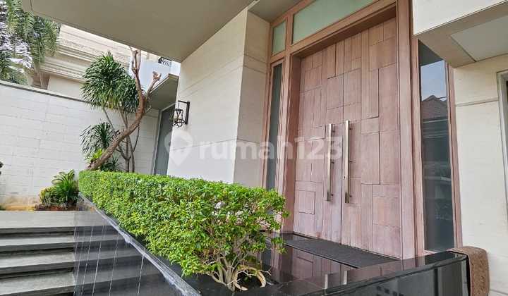 Menteng, Rumah Cantik Modern Siap.huni Dekat Teuku Umar