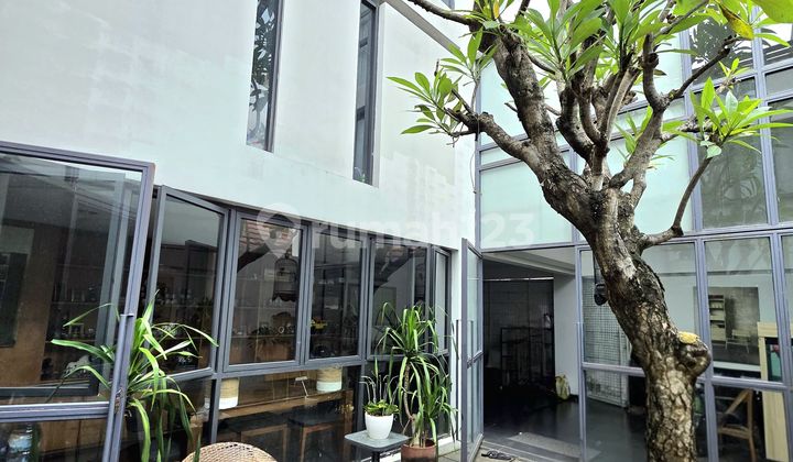 Modern Industrial House 3 Lt Semi Furnished Lokasi Strategis Modern Industrial House 3 Lt Semi Furnished Lokasi Strategis