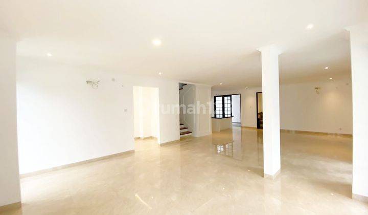 Rumah Baru Bergaya Scandinavian Dlm Komplek di Lebak Bulus , Jakarta Selatan