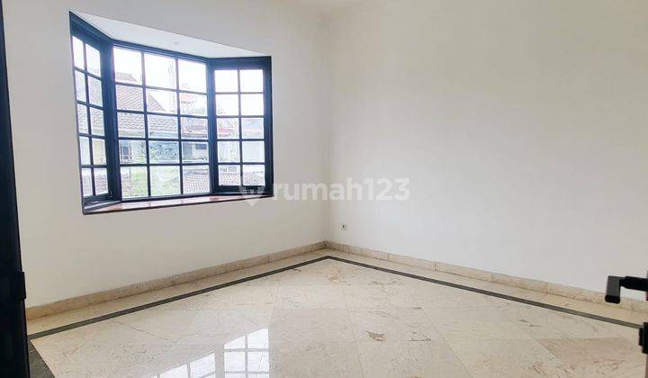 Rumah Baru Bergaya Scandinavian Dlm Komplek di Lebak Bulus , Jakarta Selatan