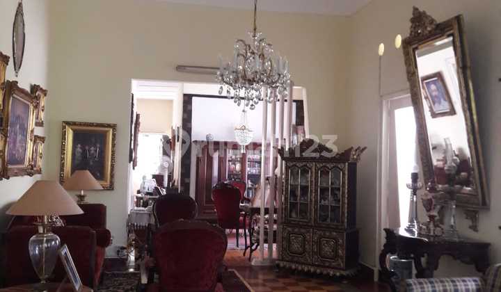 Menteng Rumah Vintage Dan Cozy Area Premium Dkt Taman  2