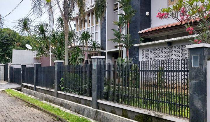 Lebak Bulus Rumah Komplek Dekat Mrt Berdesign Minimalist Modern  1