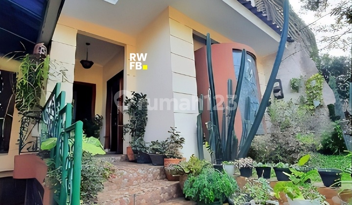 Pondok Indah Rumah Bergaya Maroko Area Sejuk Jalan Lebar 