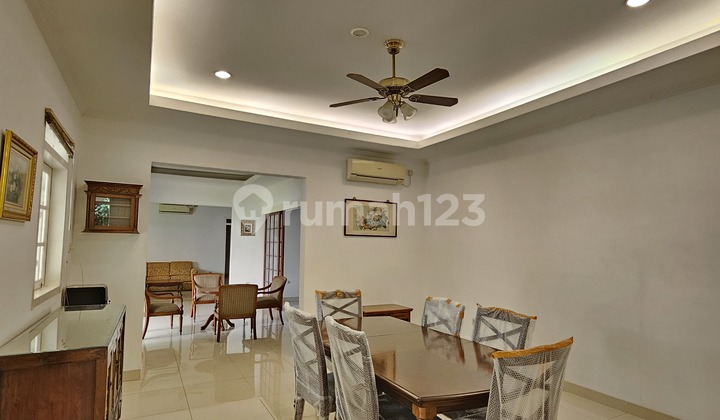Rumah Kolonial White Beauty Area Premium Closes To Senayan 9