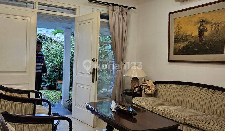 Rumah Kolonial White Beauty Area Premium Closes To Senayan 11