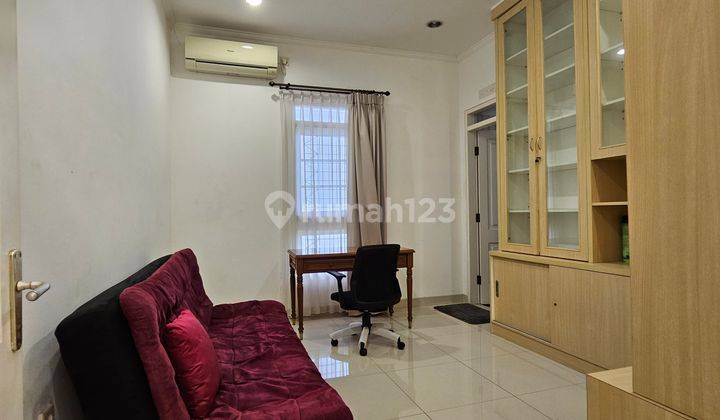 Rumah Kolonial White Beauty Area Premium Closes To Senayan 12