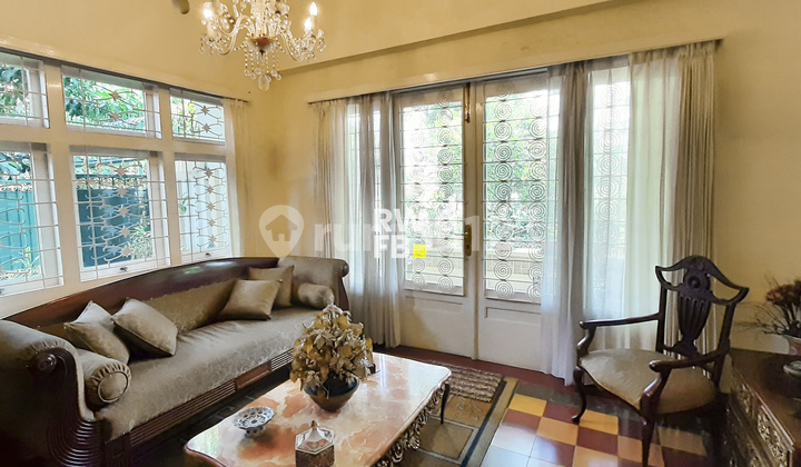 Menteng Non-Heritage Colonial House Rare Item 2