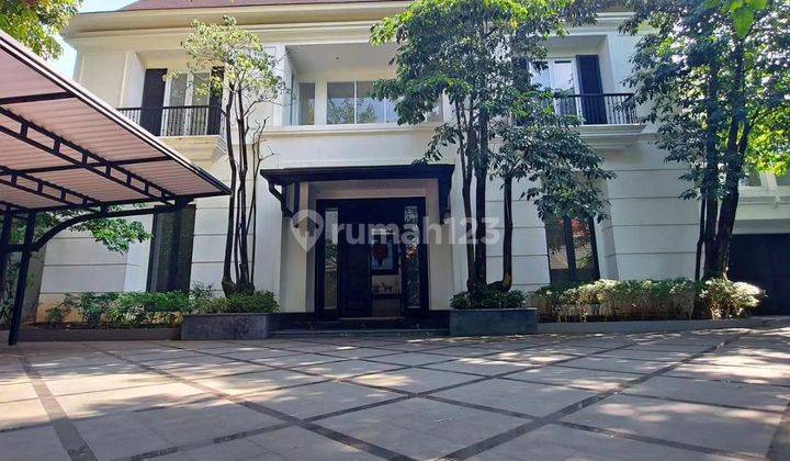 Kemang Rumah Bergaya American Classic Nan Luas Lokasi Nyaman 1