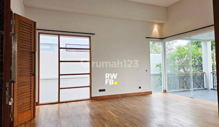 Rumah Cantik Tropis Modern Dalam Cluster Bebas Banjir di Kemang 2