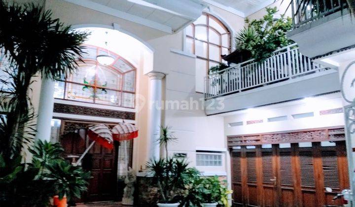 Kemang Rumah Bagus Cantik Nuansa Tradisional Modern  1